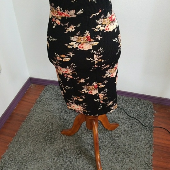 Black with peach floral dress - Picture 7 of 16